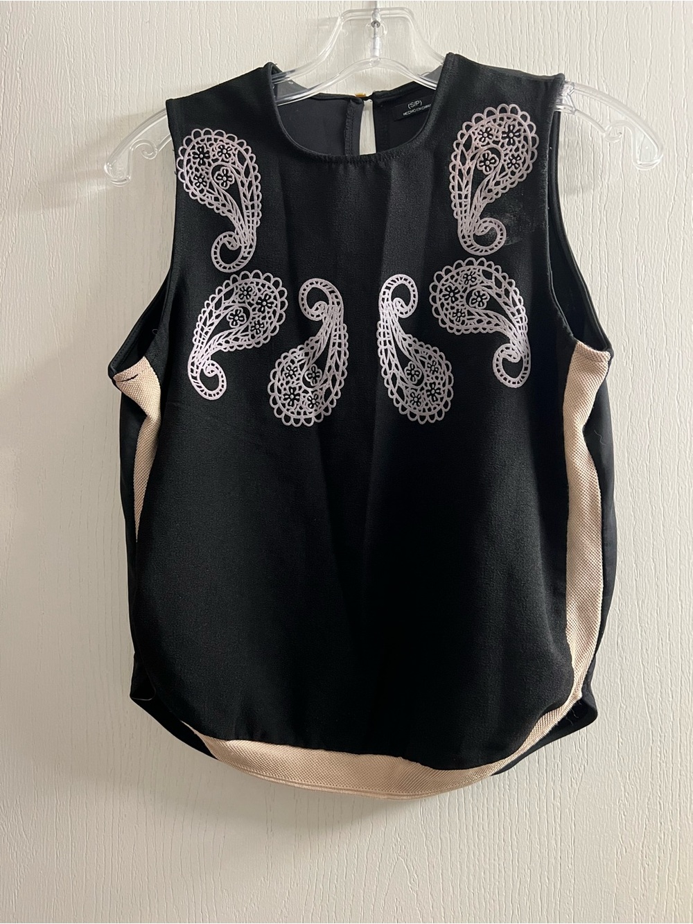 Black Paisley-Embroidered Sleeveless Shell Top with Beige Trim